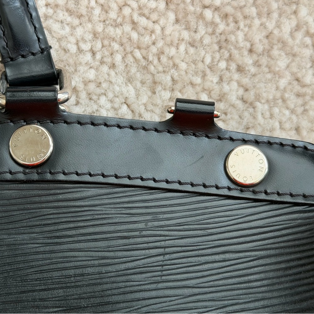 Louis Vuitton Black Electric Epi Brea MM - Picture 8 of 14